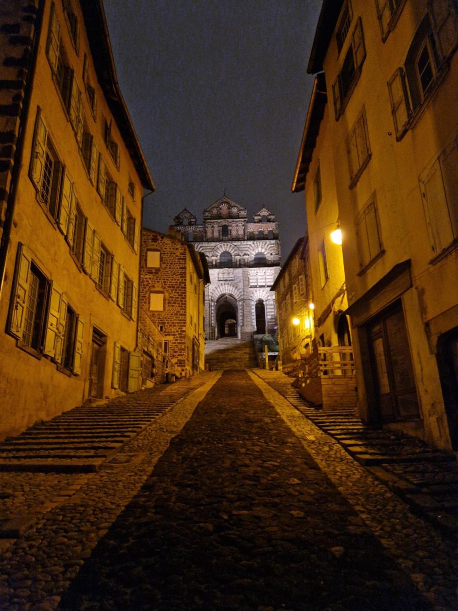 Gite Des Tables - Cathedrale, Coeur Historique, Vue Le Puy-en-Velay エクステリア 写真